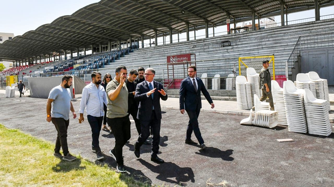 Van Stadyumu Tarihe Karışıyor! Yerine Yenisi Geliyor (1)