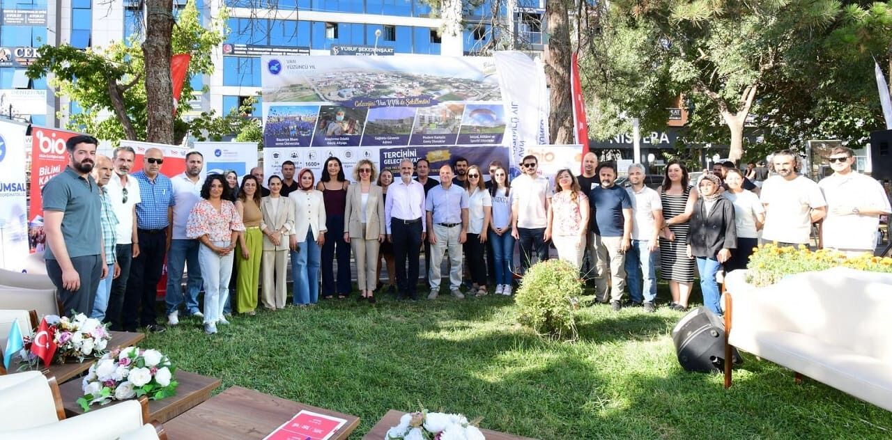 Van Yyü, Üniversite Adayı Öğrencilerin Akademik Tercihlerine Bilinçli Yön Vermelerine Katkı Sağlamak Amacıyla Üniversite Tercih Ve Tanıtım Günleri Organizasyonunu Gerçekleştirdi (2)