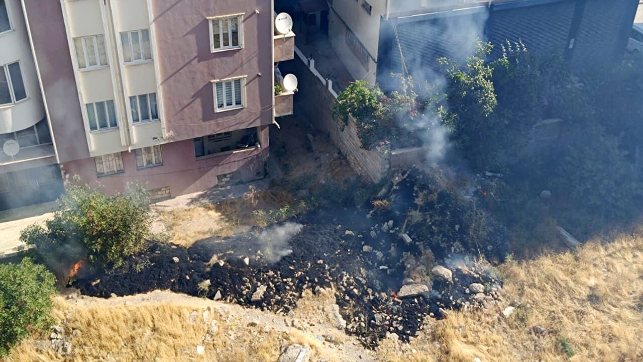 Van’da Çarşı Merkezde Korkutan Yangın (4)