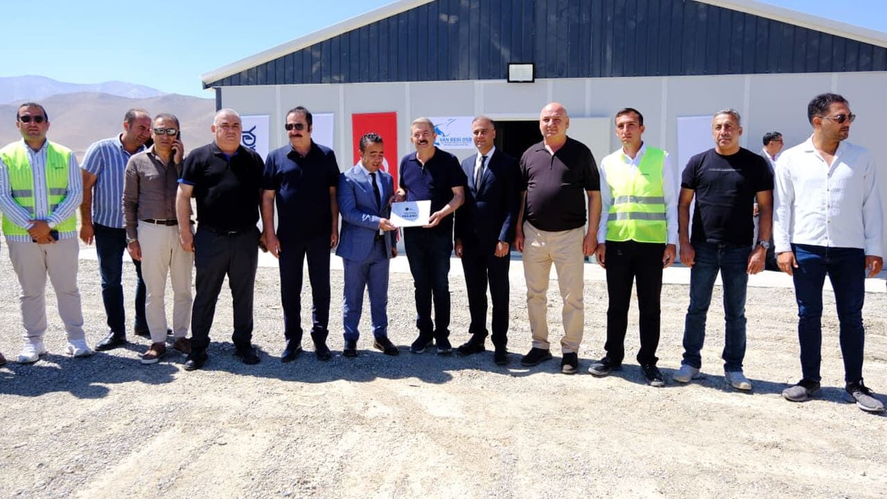 Van'da Dev Hayvancılık Üssünde Çalışmalar Başladı (1)