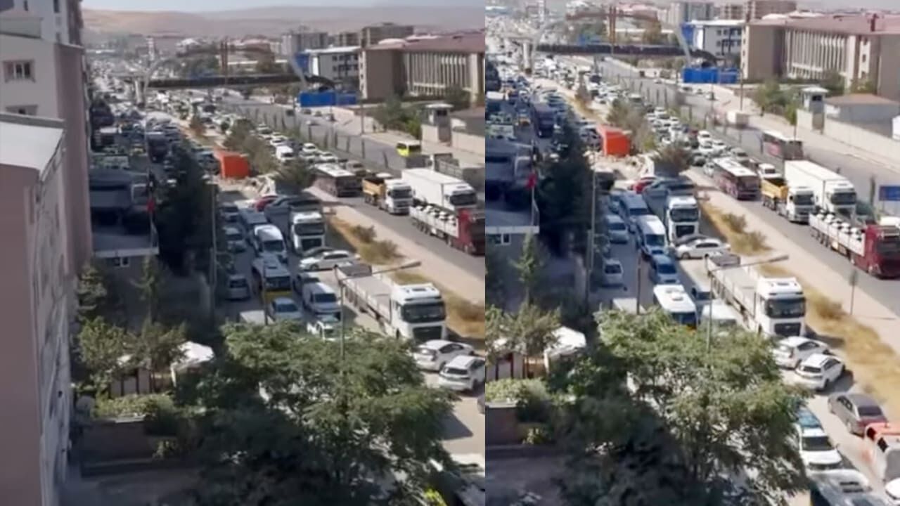 Van’da Eski Emniyet Kavşağı Trafiğe Kapatıldı Trafik Kilitlendi (1)