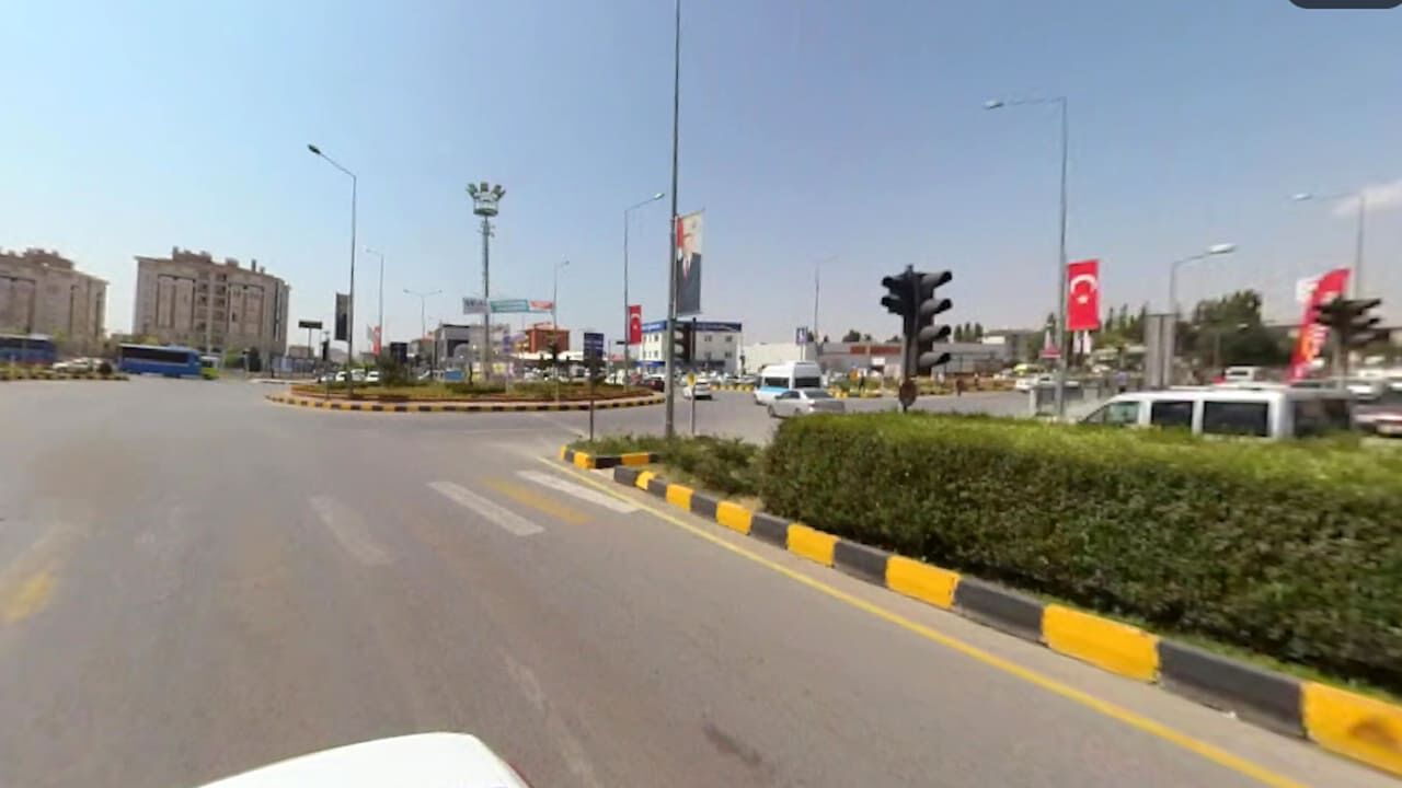 Van’da Eski Emniyet Kavşağı Trafiğe Kapatıldı Trafik Kilitlendi (3)