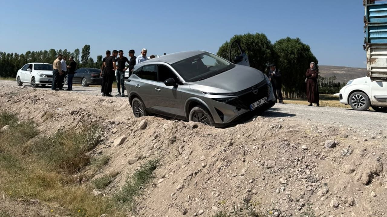 Van’da Görev Yapan Sağlık Çalışanları Ölümden Döndü (3)