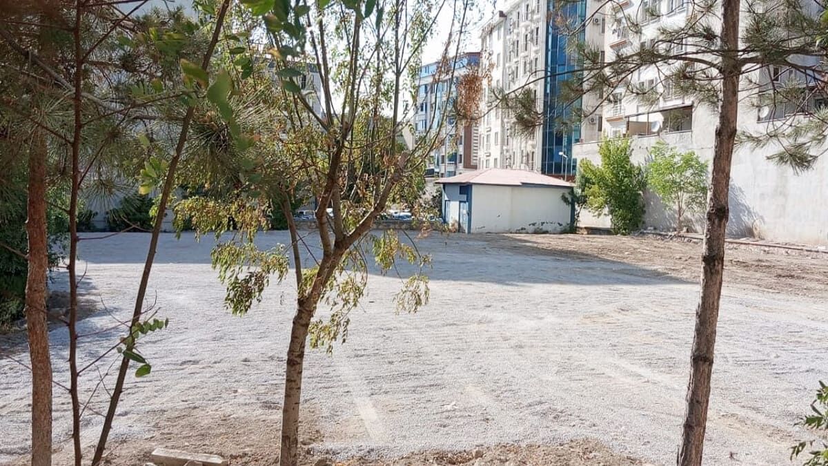 Van’da Otopark Olarak Kullanılıyordu! Zabıta Müdahale Etti, Alan Kapatıldı (5)