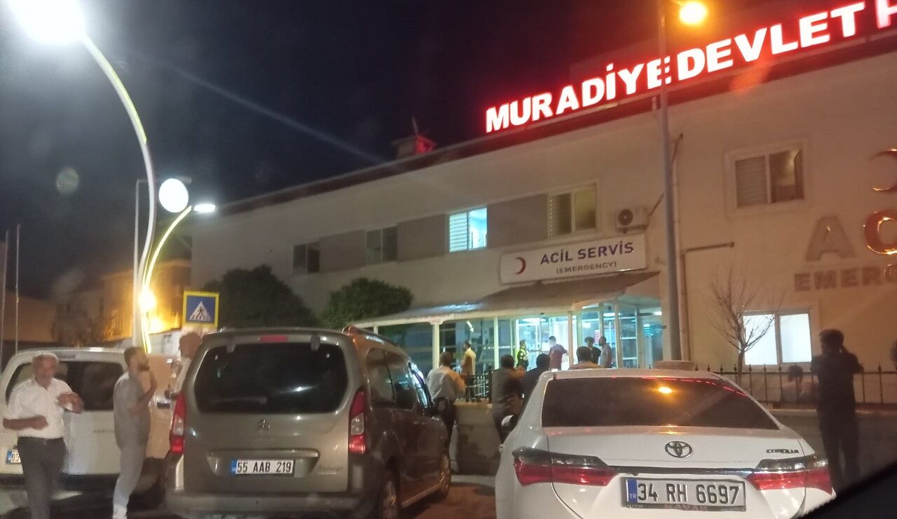 Van’da Son Dakika! Oğlunu Kurtarmak Için Suya Atladı Hayatını Kaybetti (2)