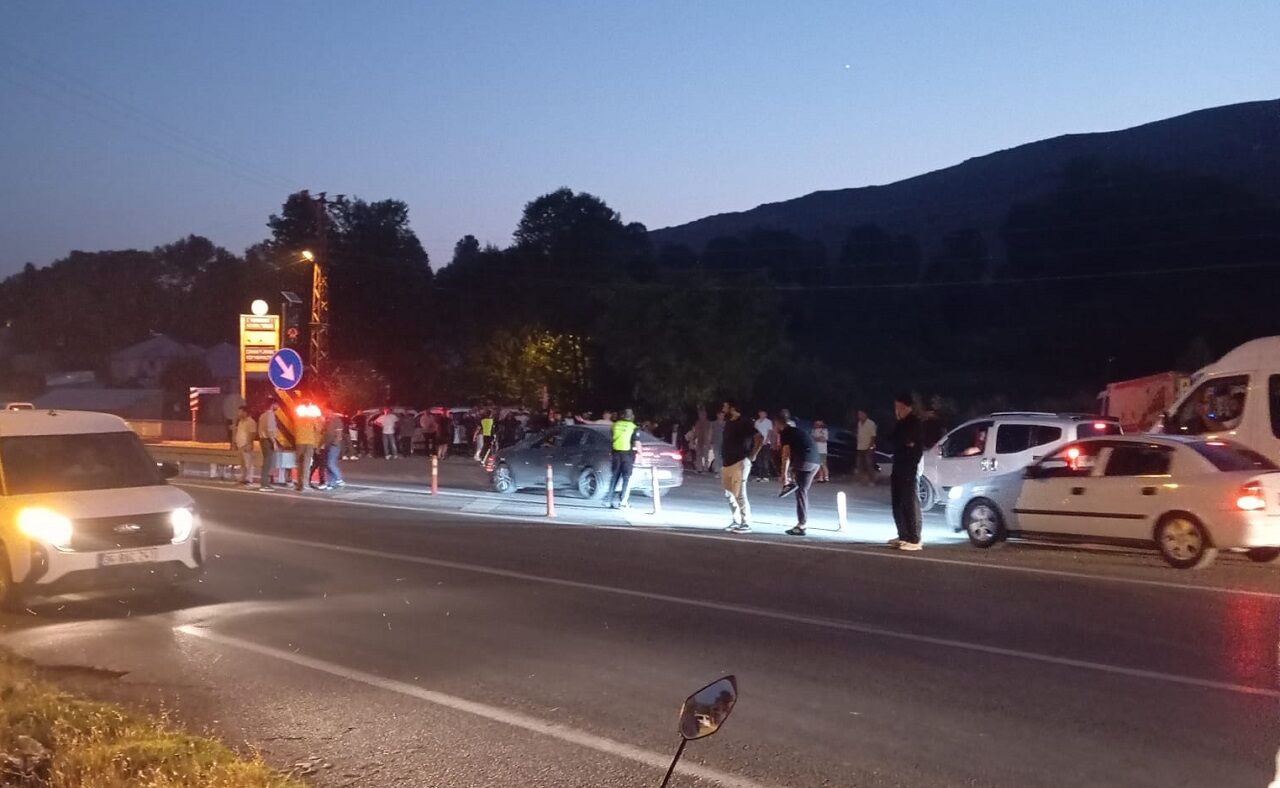 Van’da Son Dakika! Oğlunu Kurtarmak Için Suya Atladı Hayatını Kaybetti (3)
