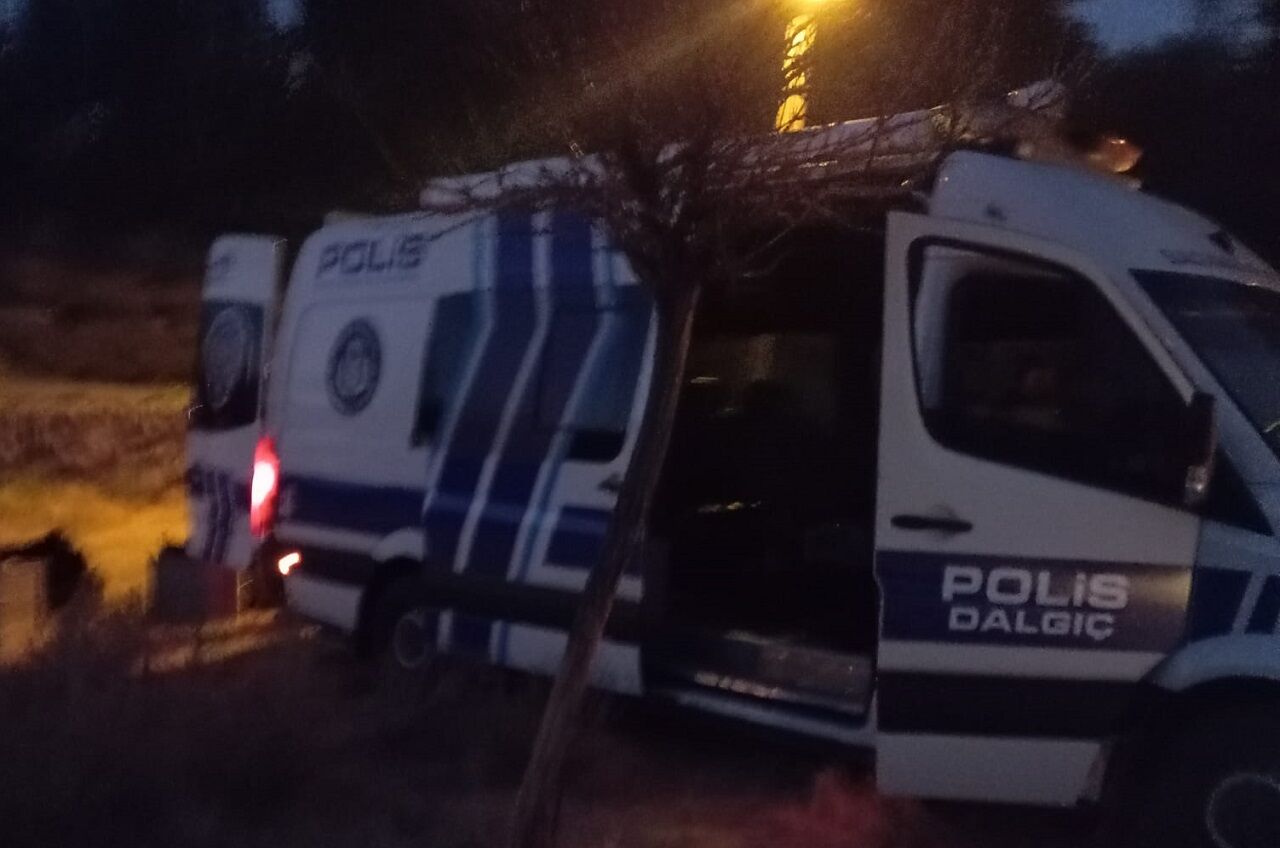 Van’da Son Dakika! Oğlunu Kurtarmak Için Suya Atladı Hayatını Kaybetti (4)