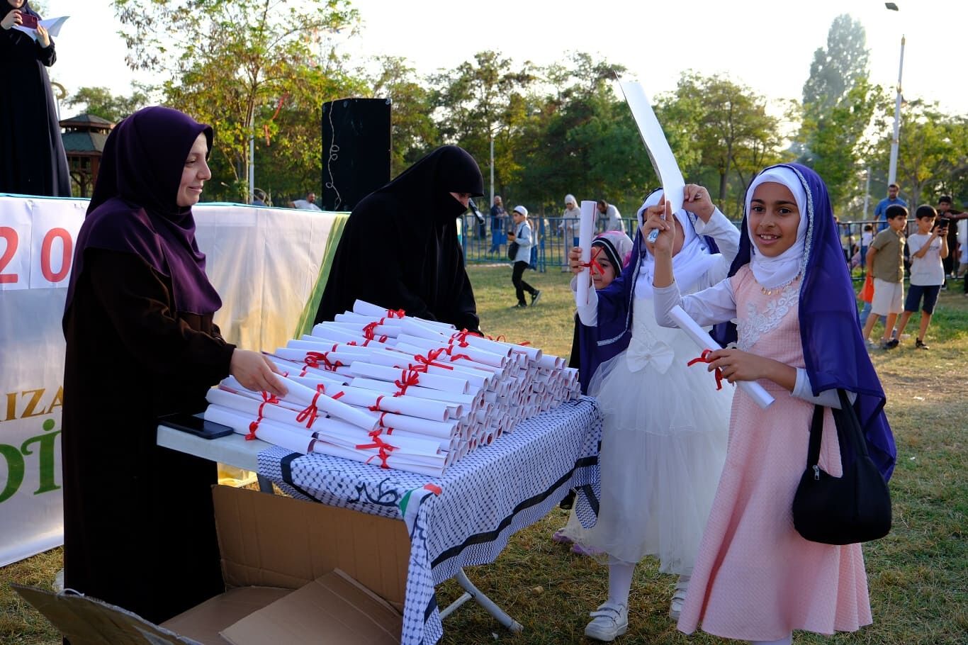 Van'da Yüzlerce Kız Tesettüre Girdi (1)