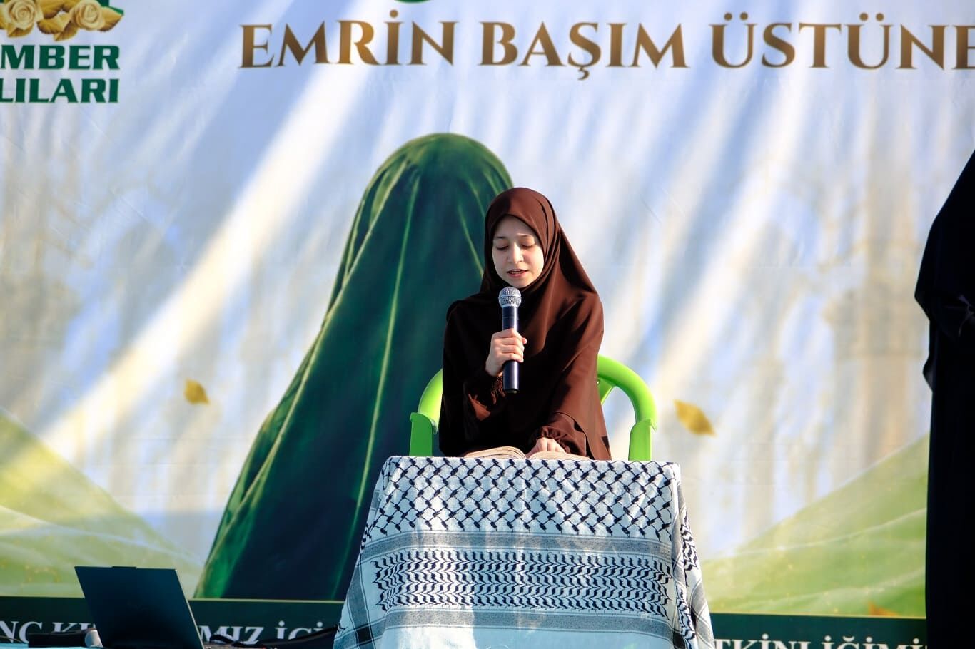 Van'da Yüzlerce Kız Tesettüre Girdi (16)
