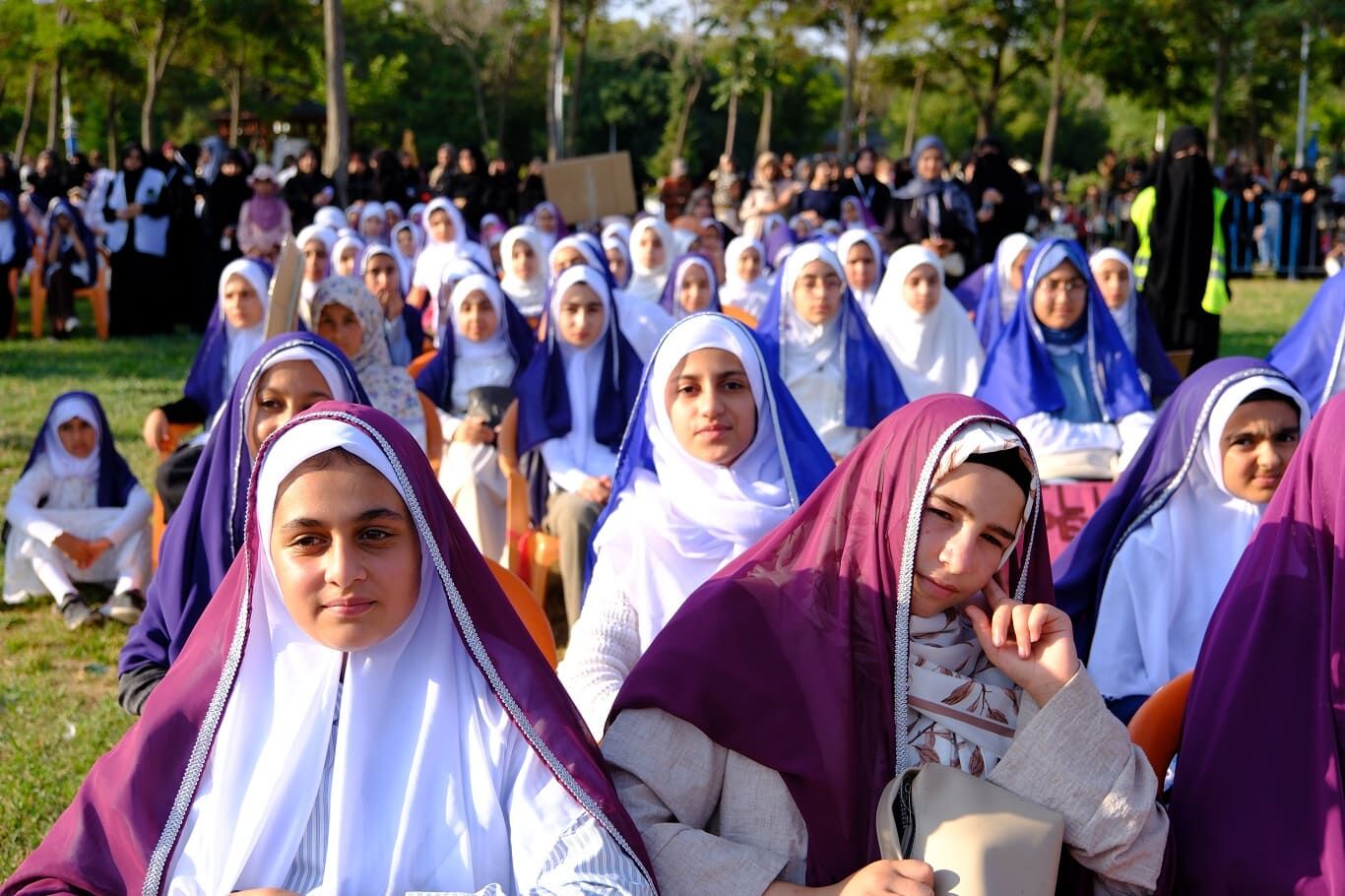 Van'da Yüzlerce Kız Tesettüre Girdi (17)