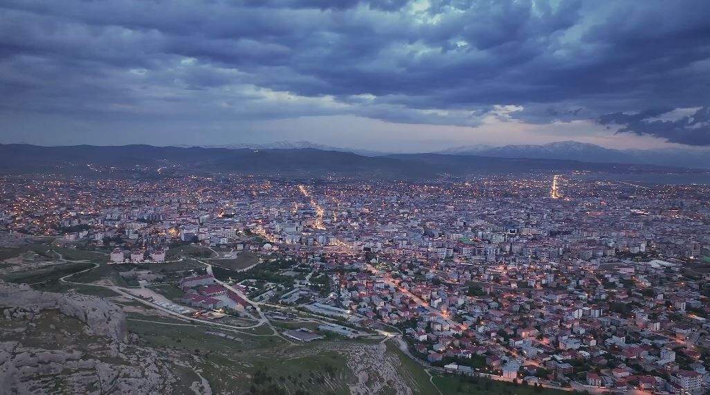 Van’da Pazartesi günü Geniş Kapsamlı Elektrik Kesintisi Yaşanacak: Mahalle Mahalle Saat Saat Açıklandı