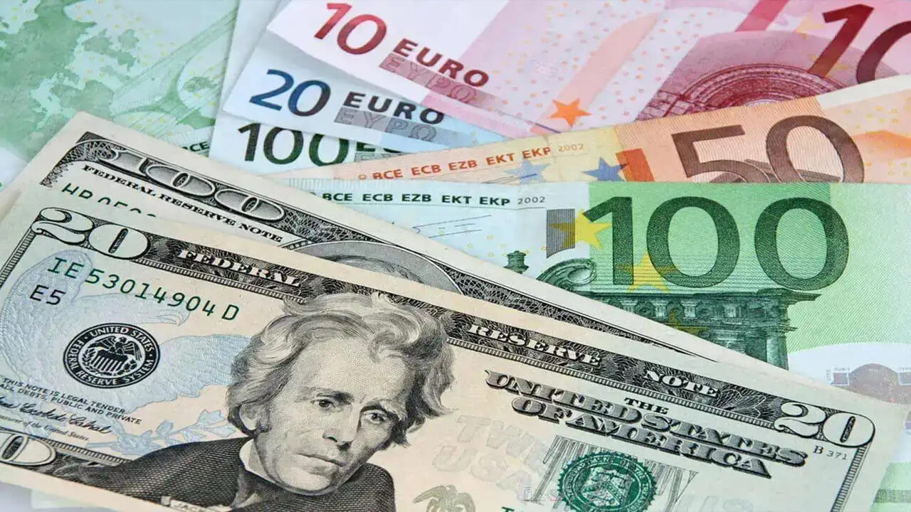 Dövizde hareketlilik: Dolar 48,8, euro 56 lirayı gördü