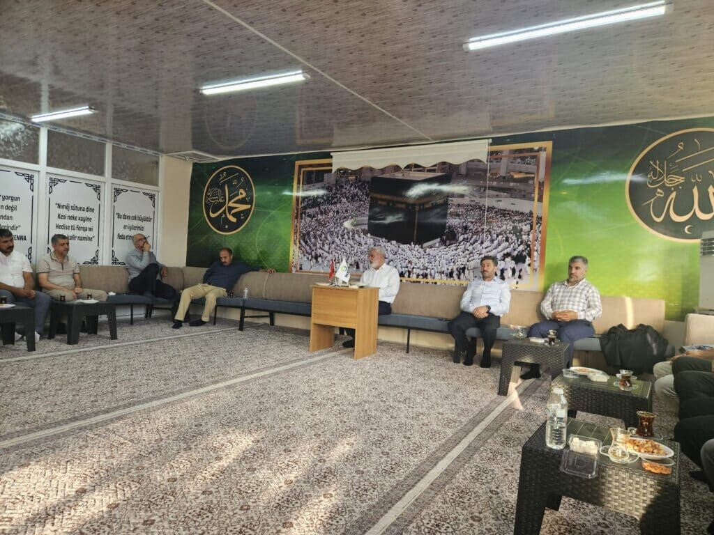 Haksi̇ad Genel Başkanı Vedat Turgut, Van Şubesi Yönetimiyle Bir Araya Geldi (4)