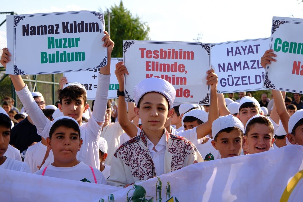 Hayat Namazla Güzeldir (2)