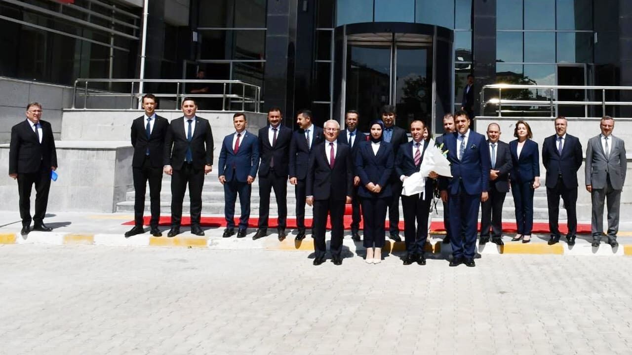 Hsk Üyesi Sait Özdemir’den Van’da Önemli Ziyaretler (1)