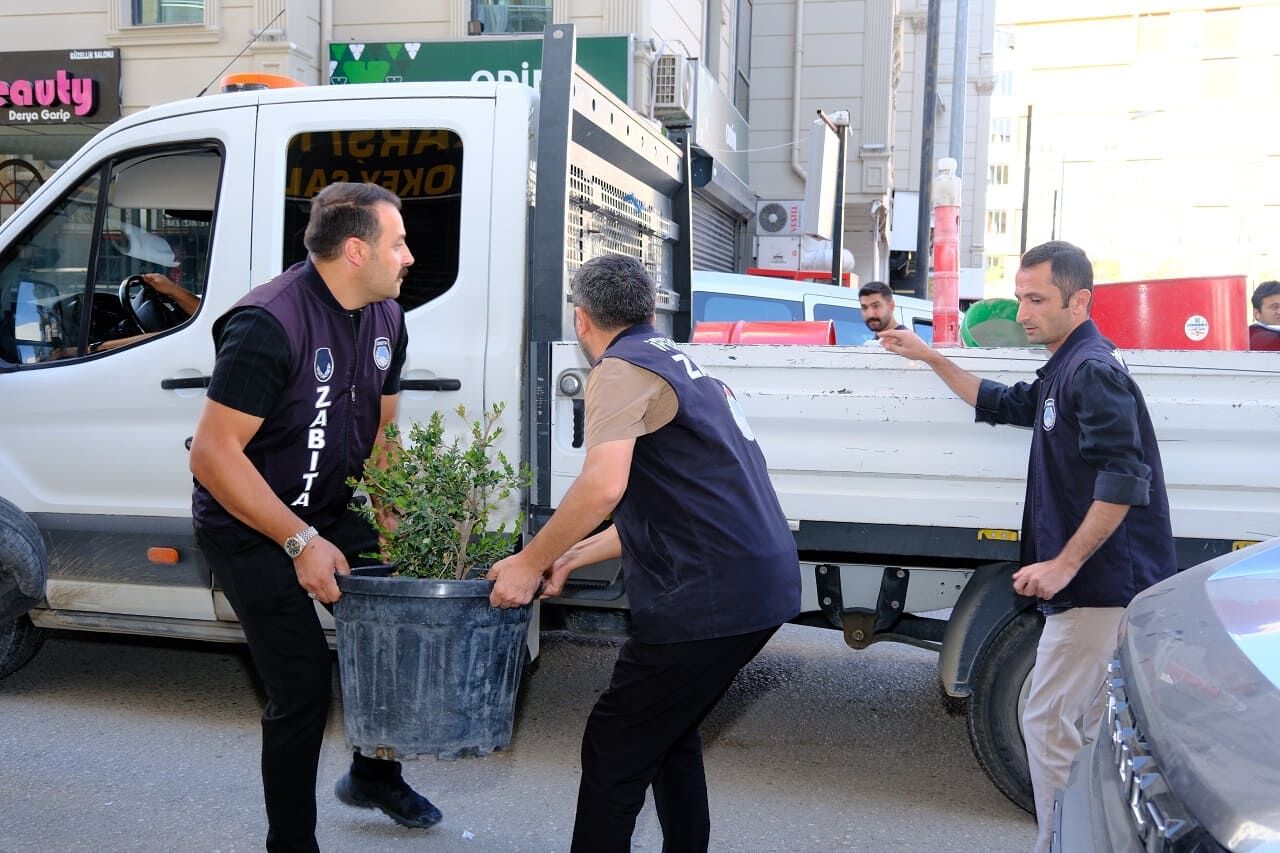 İpekyolu'nda Yol Ve Kaldırım Işgaliyle Mücadele (1)
