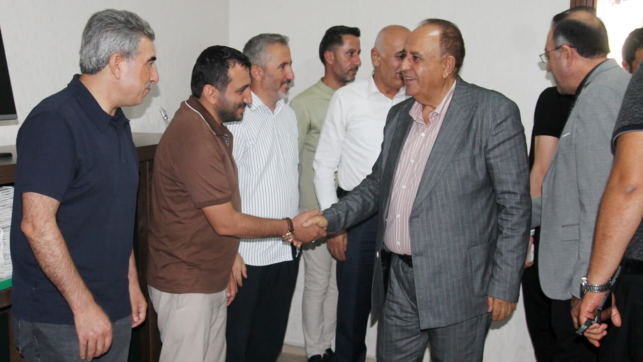 Kandaşoğlu’ndan Haksi̇ad’a Ziyaret Bizim Tek Derdimiz Van’dır (5)