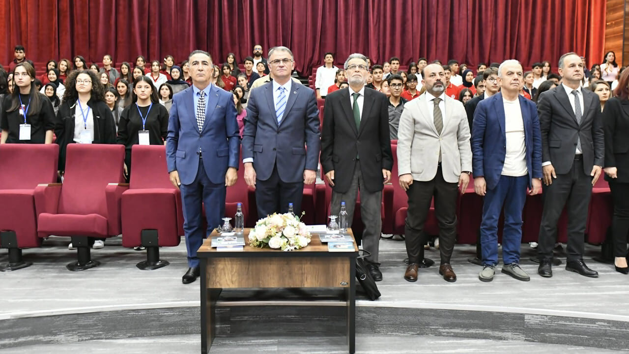 Mehmet Akif Ersoy Van’da anıldı