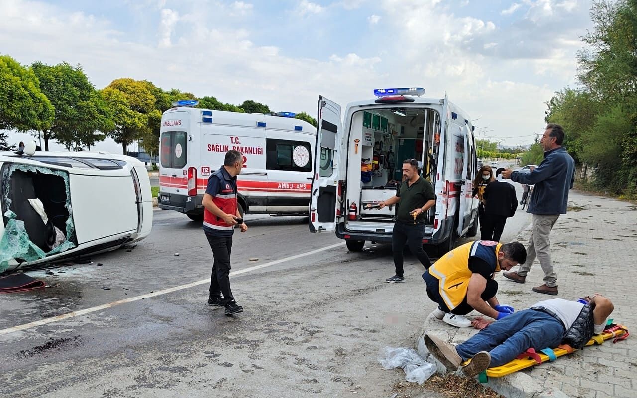 Van Edremit’te Iki Araç Çarpıştı! 4 Yaralı… (2)
