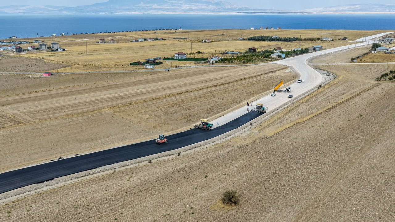 Van Gölü Sahil Yolu Projesi'nde Sona Yaklaşıldı (5)