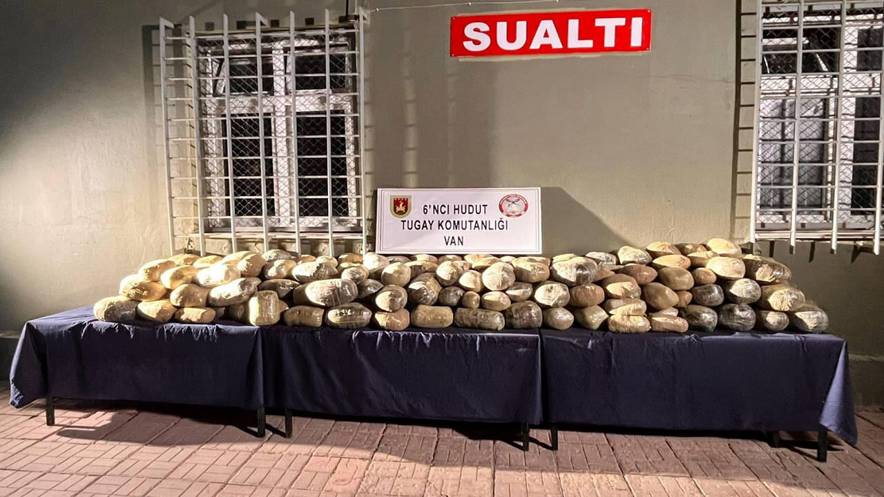 Van hudut hattında 412 kilogram zehirli madde ele geçirildi