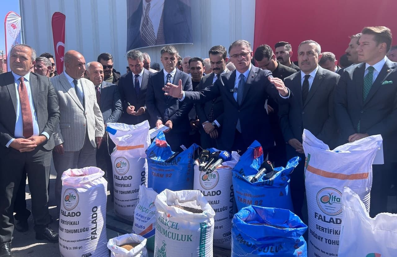 Van’da Çiftçilere 750 Milyon Liralık Tohum Desteği! (2)