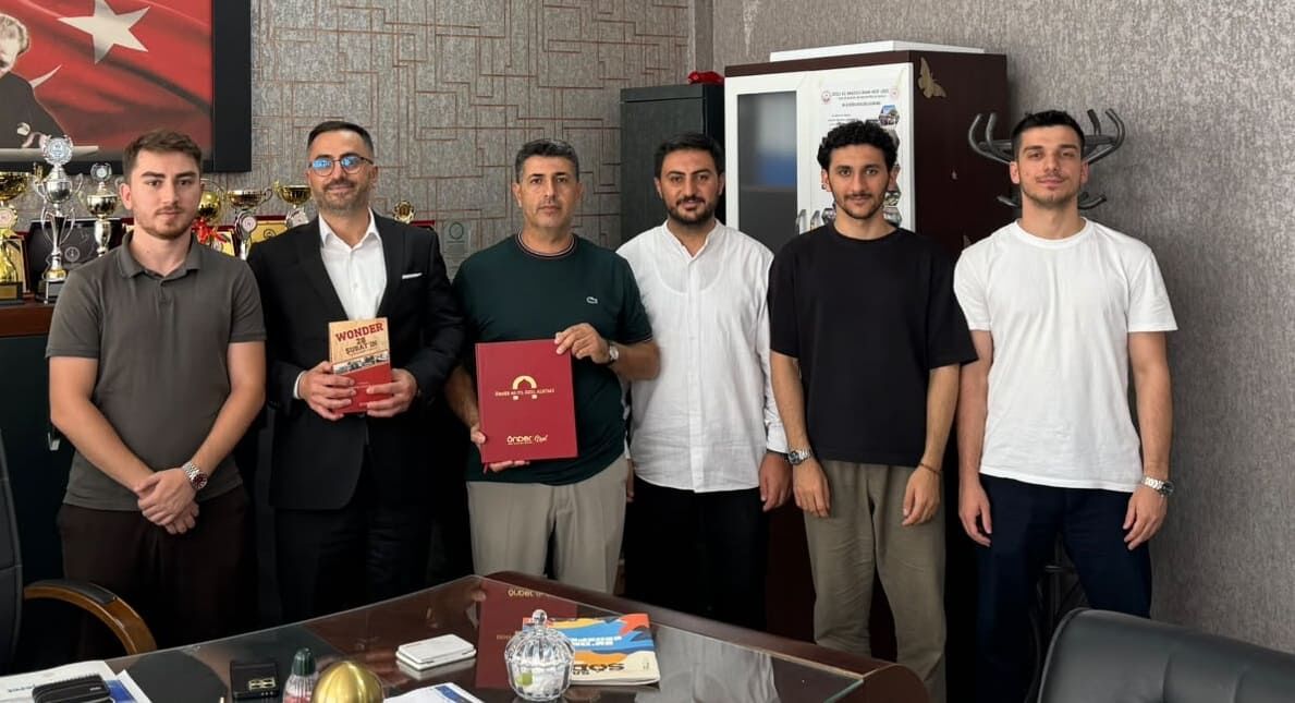 Van’da İmam Hatip Mezunu Yks Şampiyonları Lise Öğrencileriye Buluştu (2)