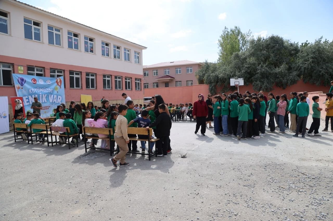 Van’da “Köyümüzde Şenlik Var” Etkinlikleri Sürüyor (3)