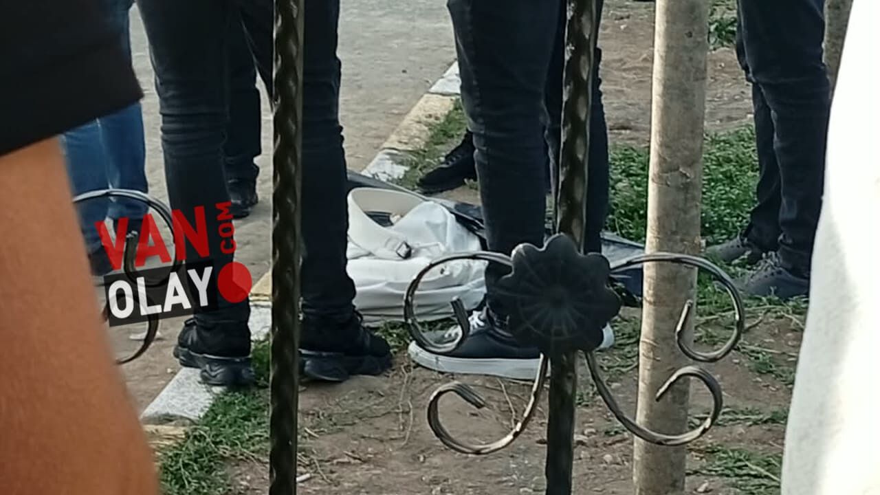 Van’da Okulda Ele Geçirilen Tüfeğin Görüntüsü Ortaya Çıktı! 3