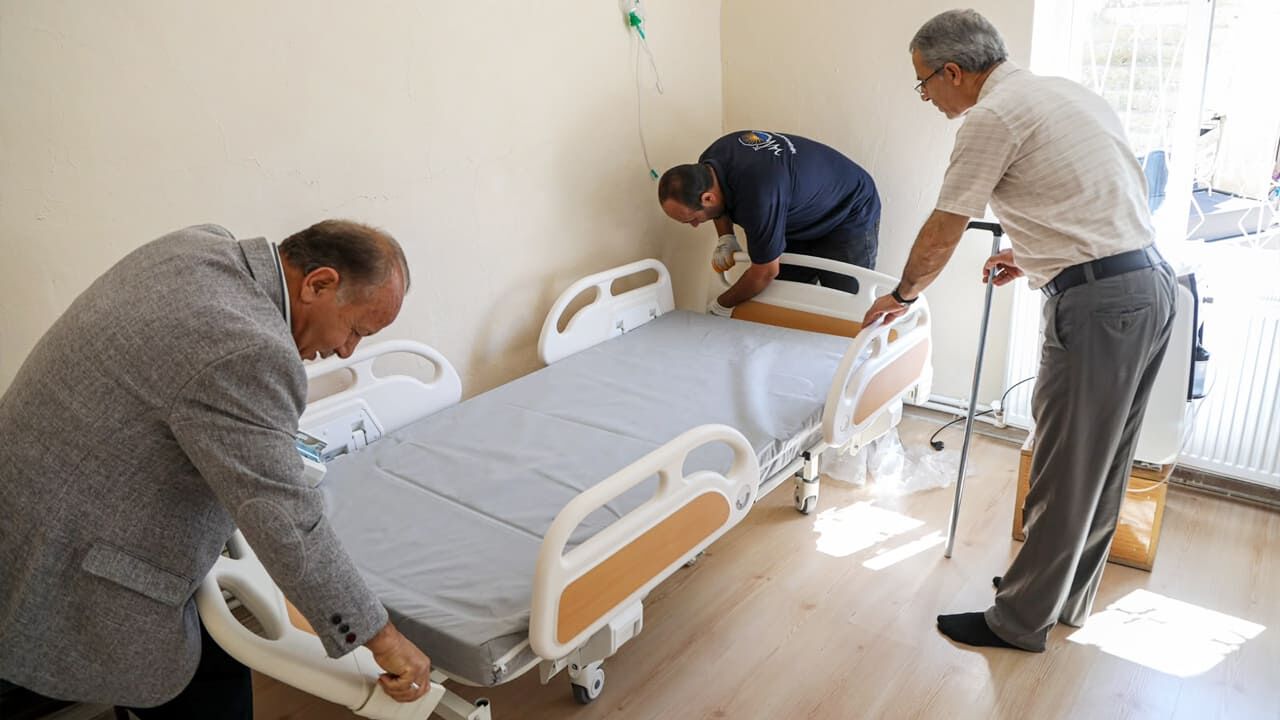 Van’da yatağa bağımlı vatandaşlara hasta yatağı desteği