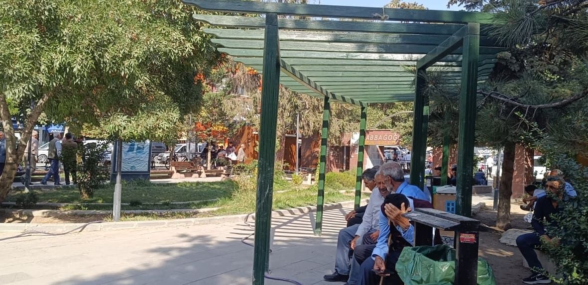 Vanlılar Güneşli Havanın Tadını Çıkarıyor (3)