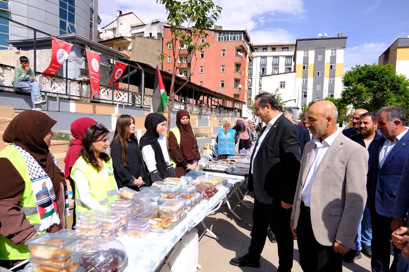 Hüda Par Milletvekili Serkan Ramanlı Yüksekova’da Temaslarda Bulundu (1)