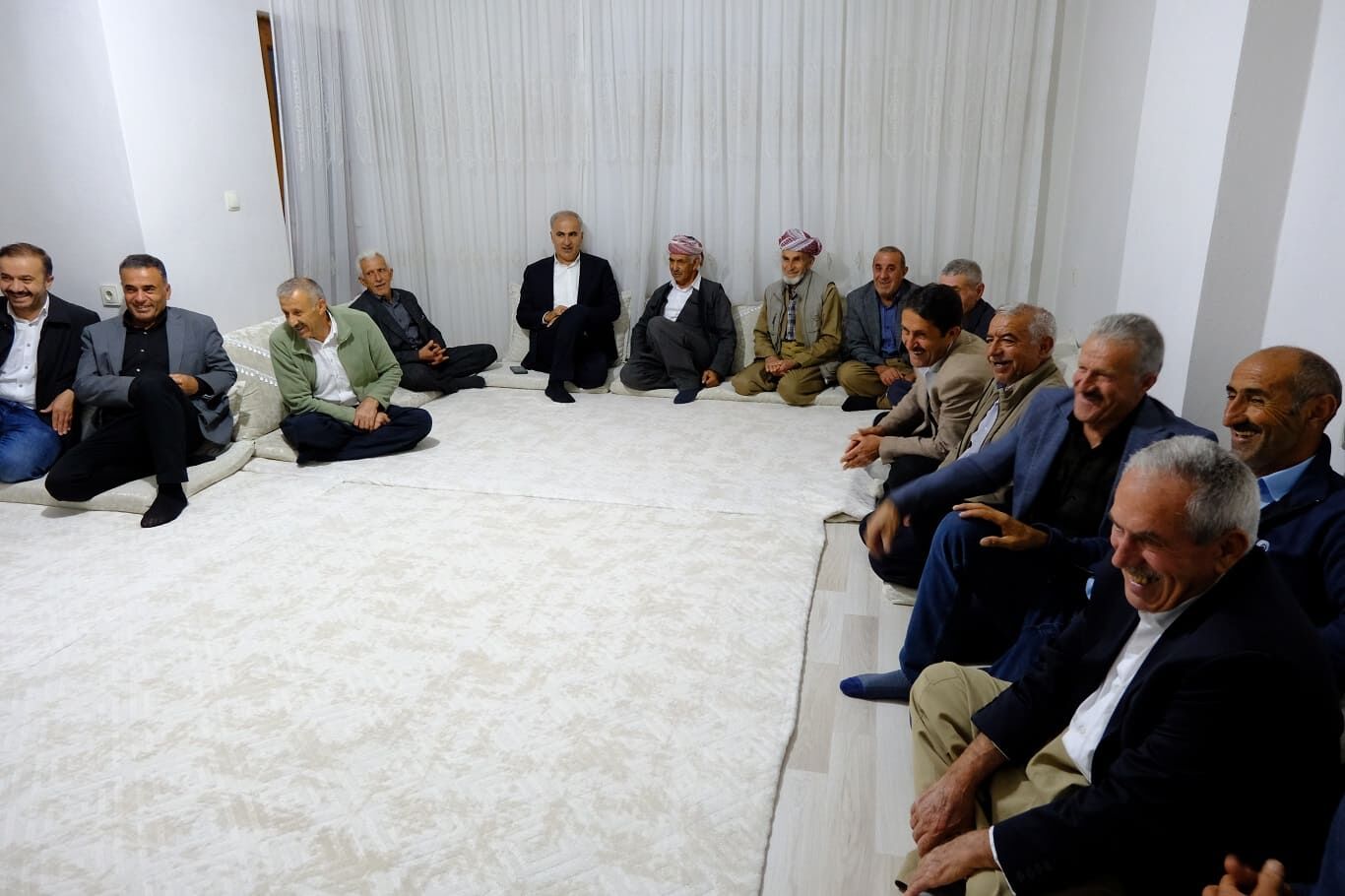 Hüda Par Milletvekili Serkan Ramanlı Yüksekova’da Temaslarda Bulundu (14)