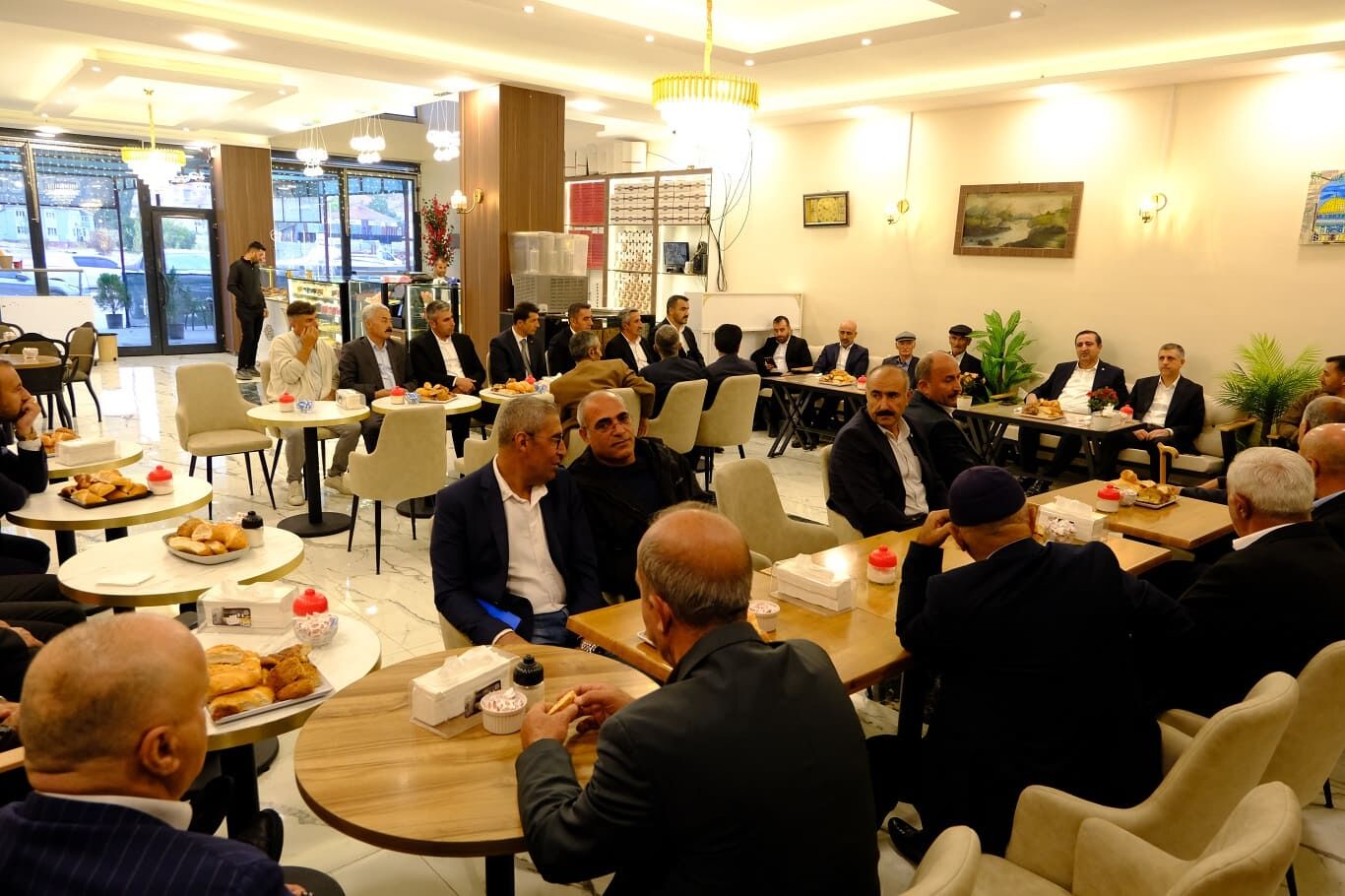 Hüda Par Milletvekili Serkan Ramanlı Yüksekova’da Temaslarda Bulundu (18)