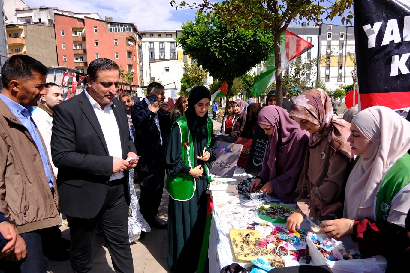 Hüda Par Milletvekili Serkan Ramanlı Yüksekova’da Temaslarda Bulundu (2)