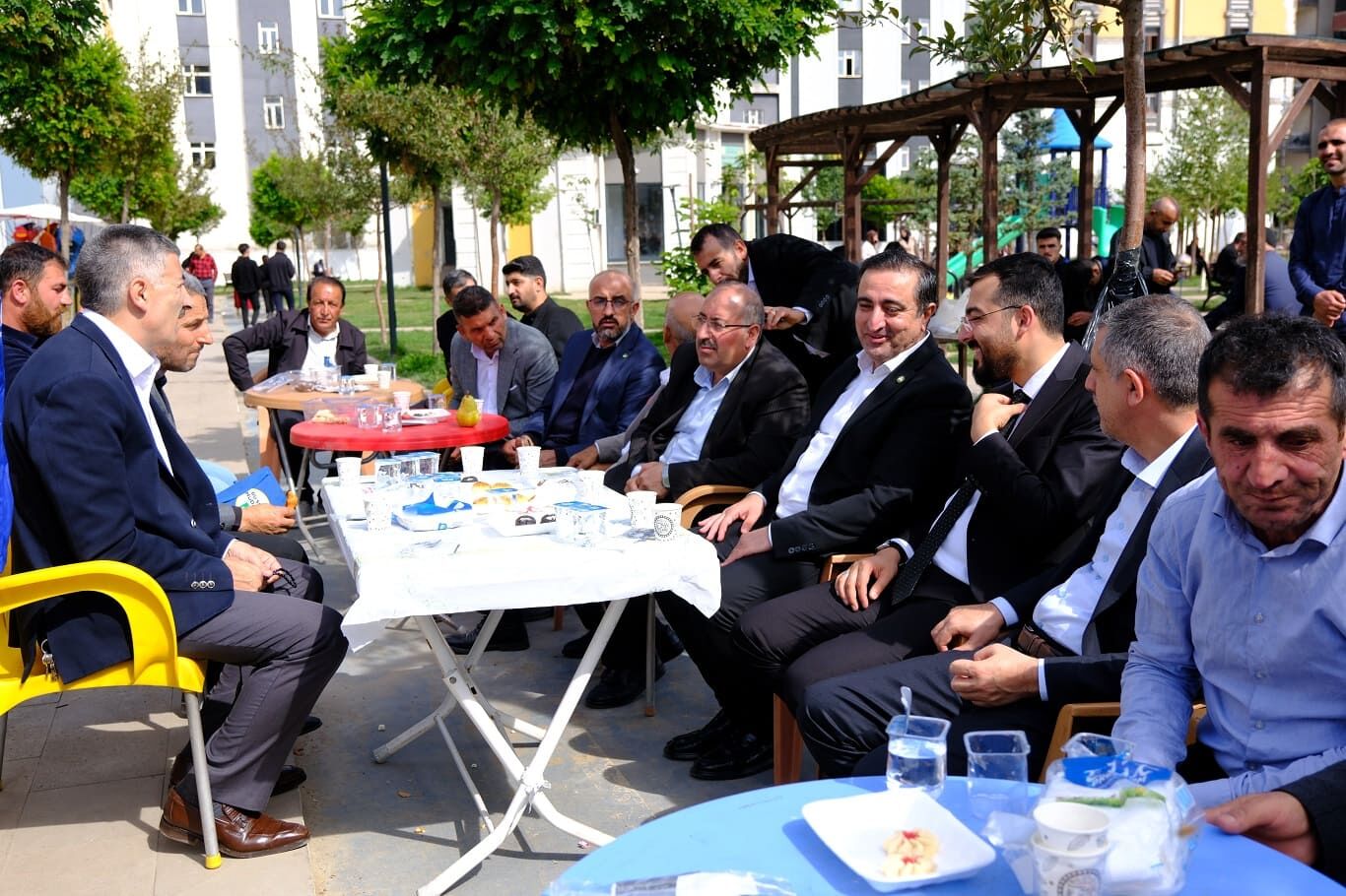 Hüda Par Milletvekili Serkan Ramanlı Yüksekova’da Temaslarda Bulundu (4)