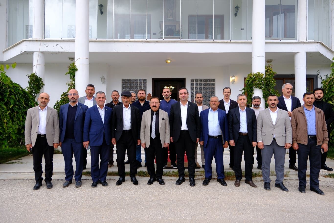 Hüda Par Milletvekili Serkan Ramanlı Yüksekova’da Temaslarda Bulundu (8)