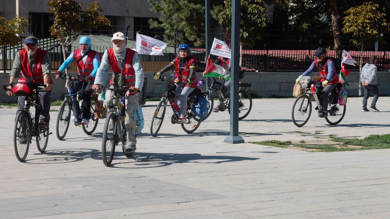 Minab’a Doğru Yola Çıkan Bisiklet Kervanı Van’a Ulaştı! (3)