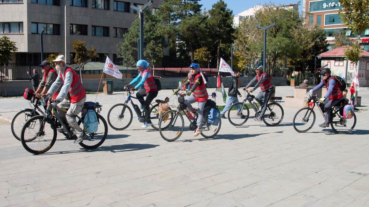 Minab’a Doğru Yola Çıkan Bisiklet Kervanı Van’a Ulaştı! (8)