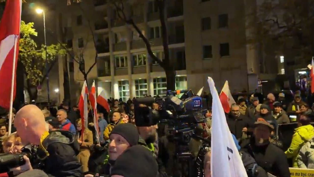 Polonya’da Anayasa Mahkemesi Başkanı’nın görevden alınmasına tepki