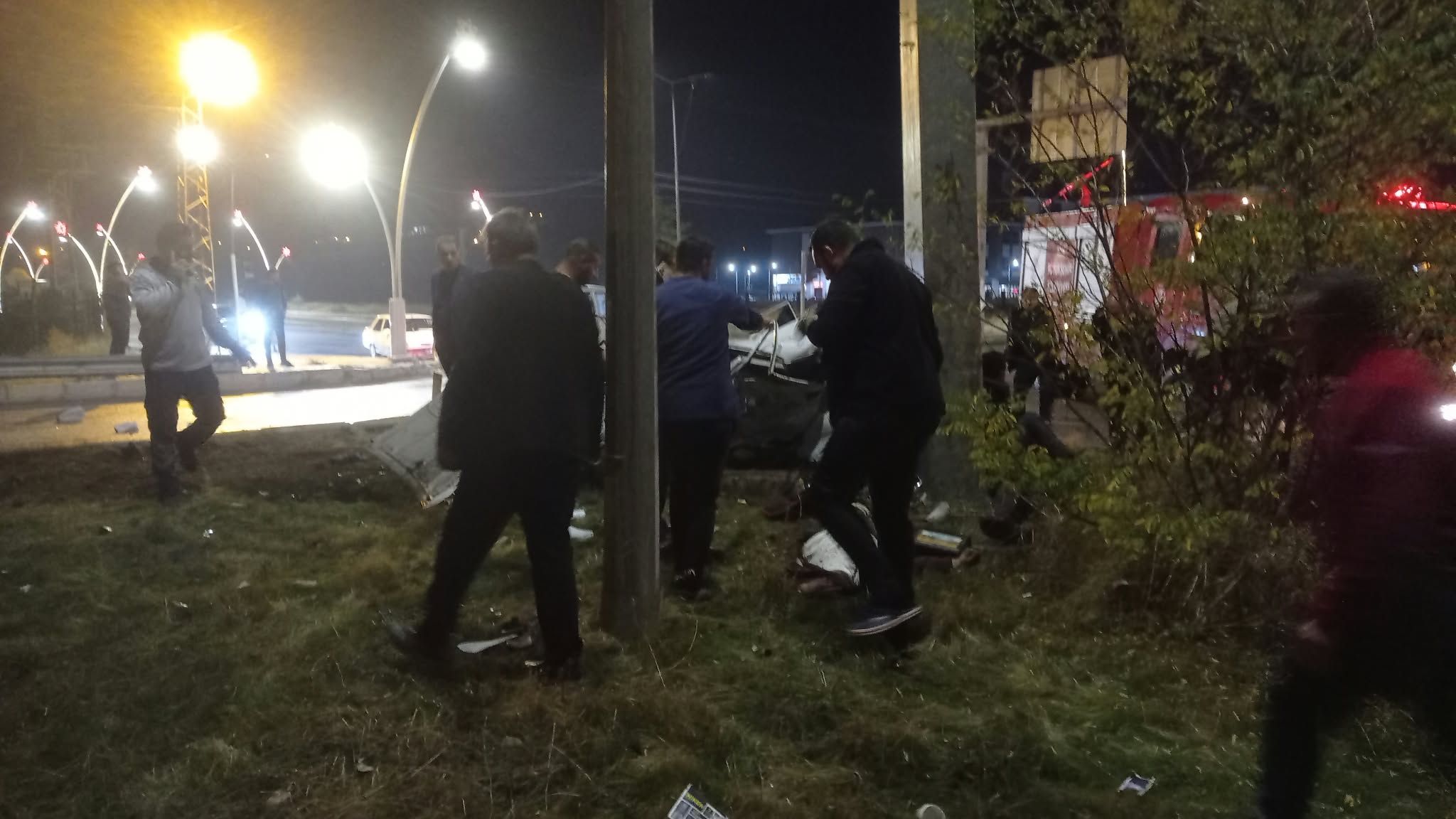 Van Gevaş’ta Feci Trafik Kazası! 2 Ölü, 3 Yaralı… (2)