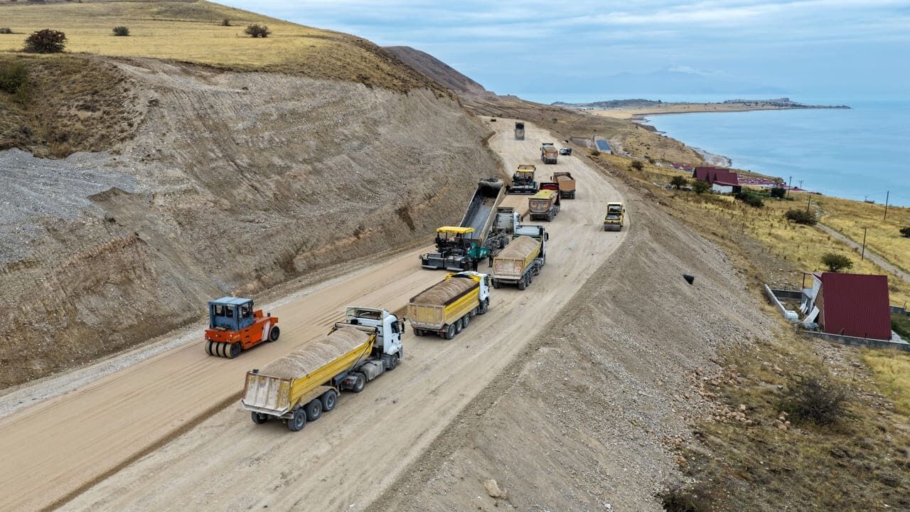 Van Gölü Sahil Yolu’nda Çalışmalar Devam Ediyor (1)