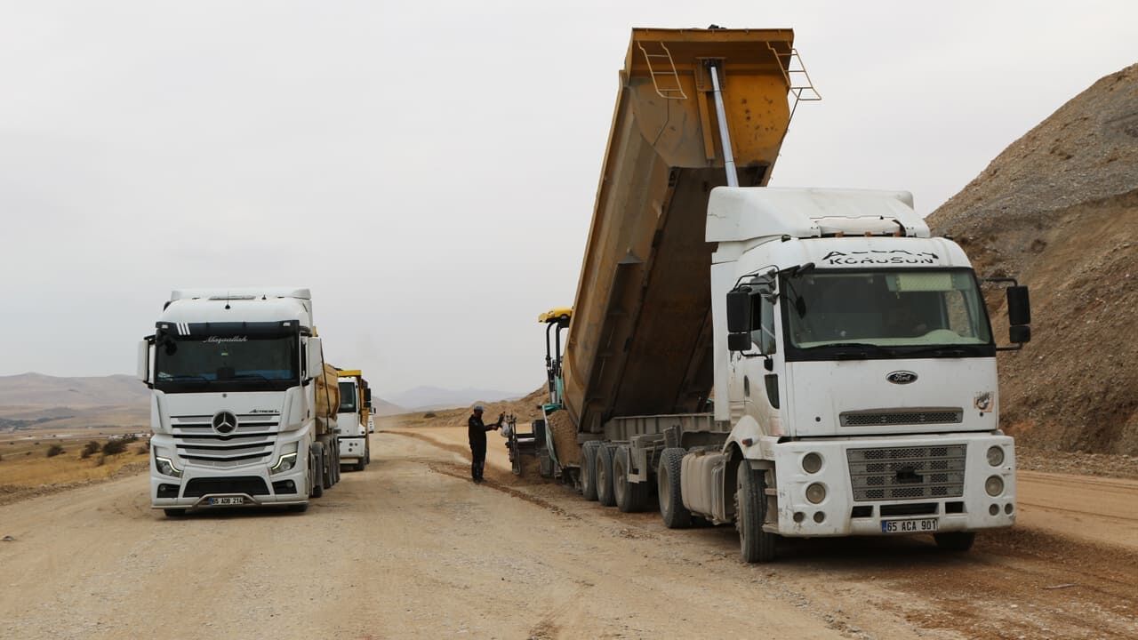 Van Gölü Sahil Yolu’nda Çalışmalar Devam Ediyor (4)