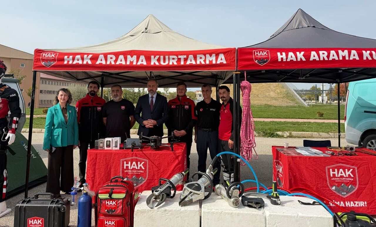 Van Hak Arama Kurtarma Hayat Kurtaran Çalışmalarını Anlattı (1)