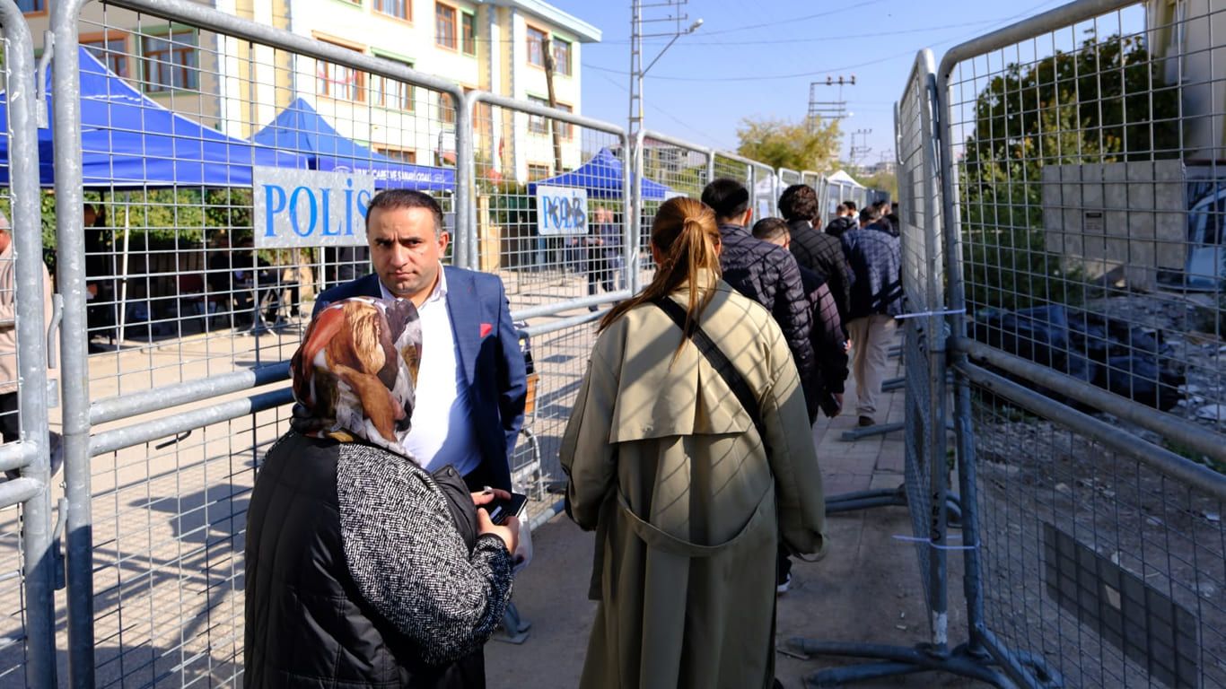 Van Tso Seçimlerine Yoğun Ilgi Okul Çevresinde Üst Düzey Güvenlik Önlemleri! (3)
