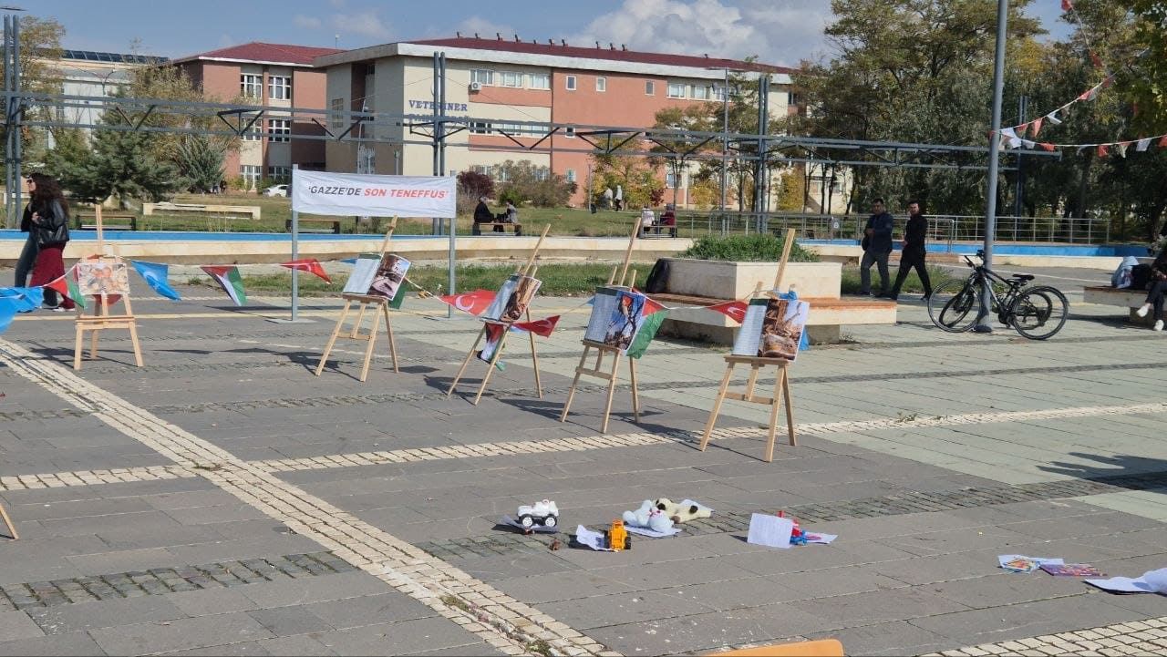 Van Yyü’de Gazze’nin Yarım Kalan Çocukluğu Sahnelendi (6)