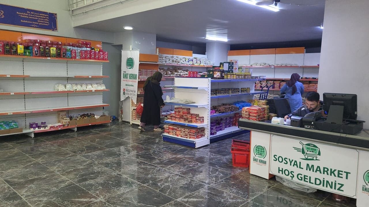 Van’da 250 Aile Sosyal Marketten Ihtiyaçlarını Karşıladı (1)