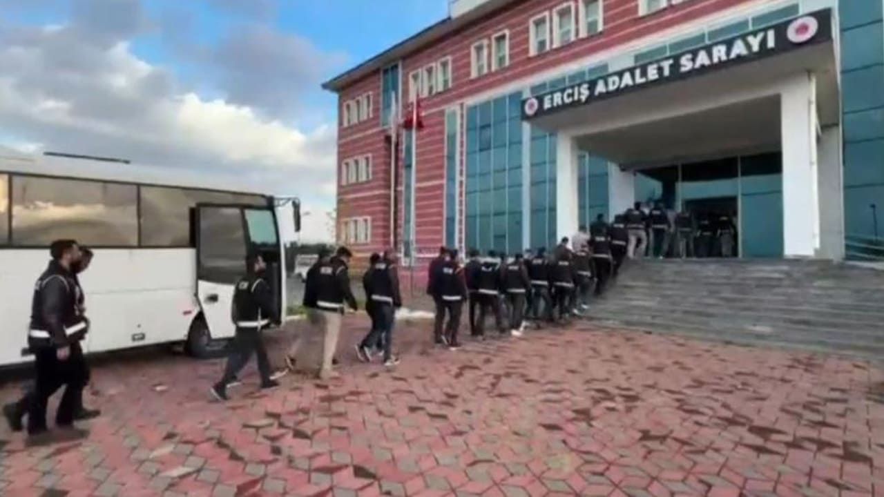 Van’da 37 adrese operasyon: 10 şüpheli tutuklandı