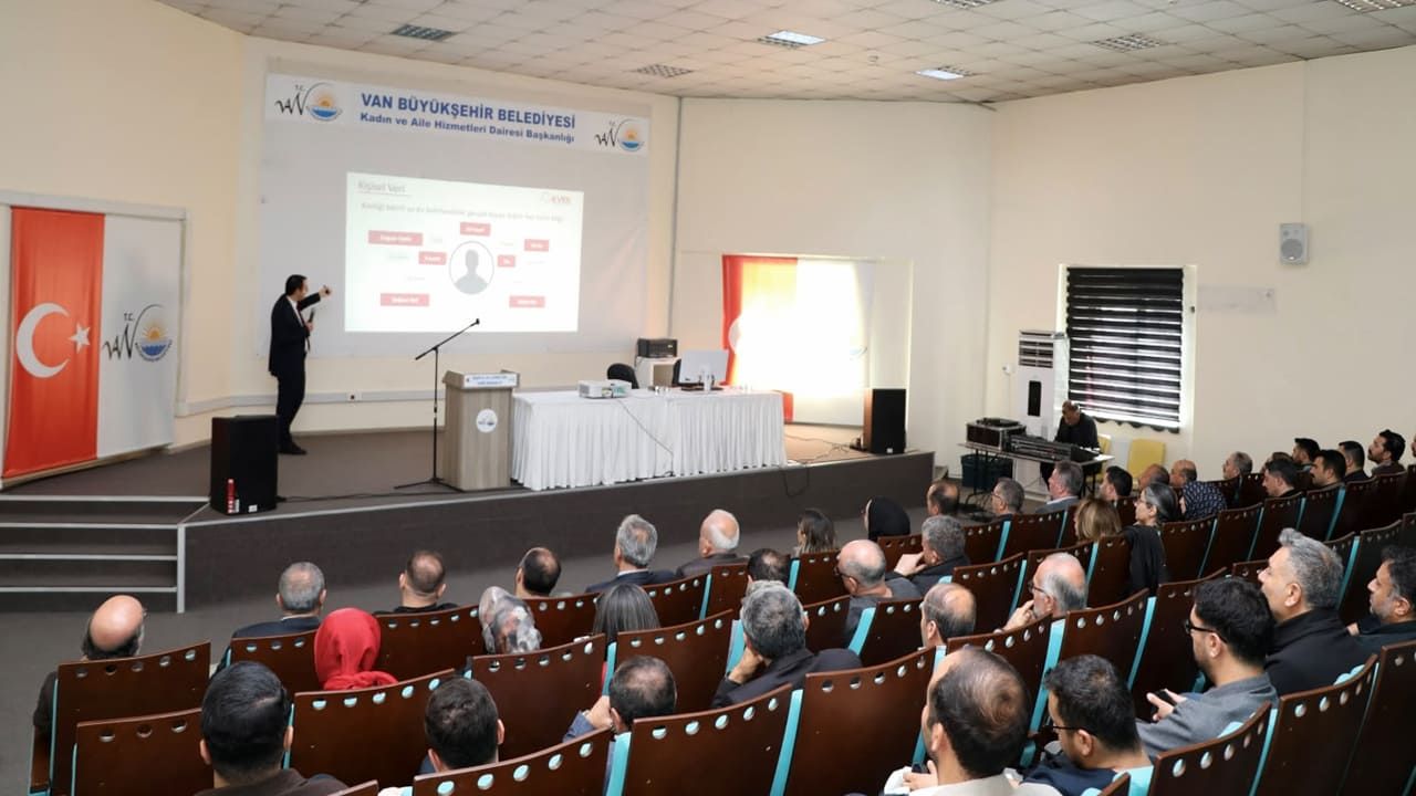 Van’da belediye personeline kişisel veri güvenliği eğitimi