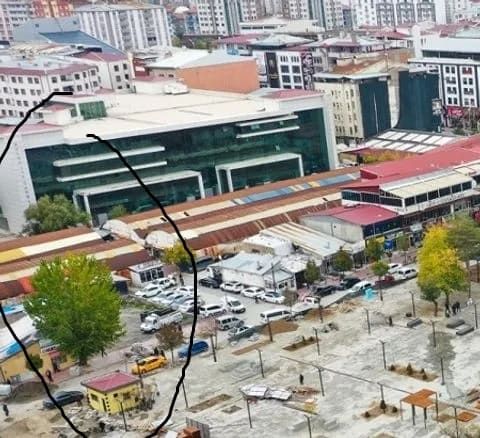 Van’da Iki Ayrı Proje, Aynı Manzara Valilik Binası Ve Mısır Çarşısı Için Asırlık Ağaçlar Kesildi! (2)-1